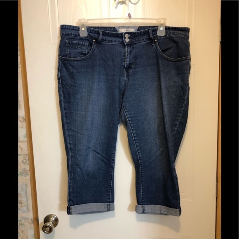Women's Denim Levi’s Capris Size 20